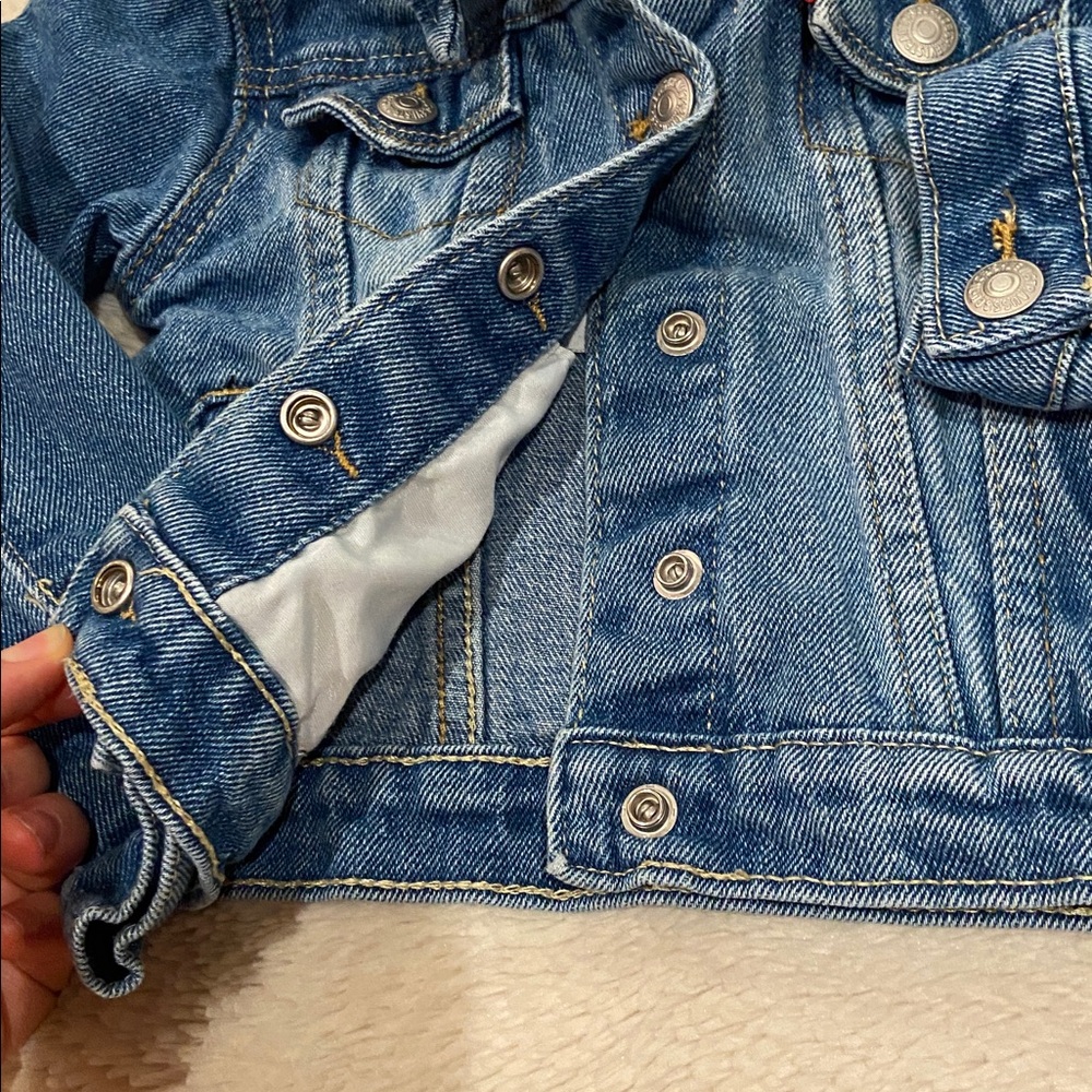Levi’s Toddler Classic Denim Trucker Jacket Blue Red Tab Size 3T - Picture 4 of 6